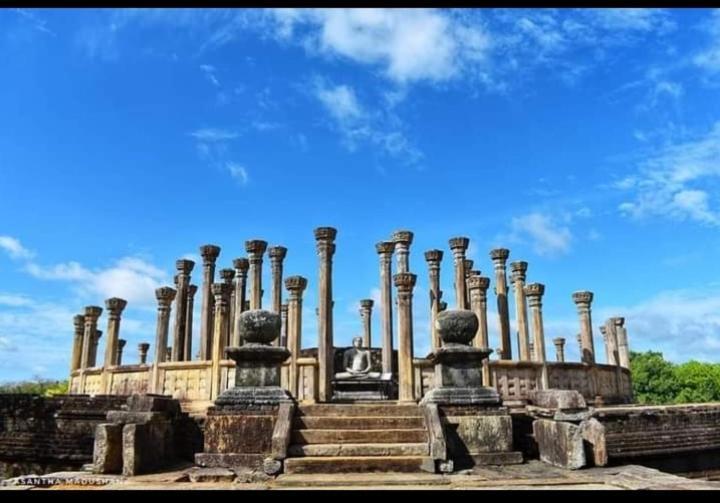 Arani Homestay Polonnaruwa Buitenkant foto